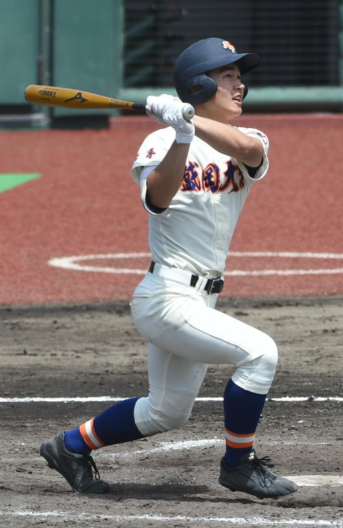日大東北対盛岡大付　東北大会初出場で2安打と活躍した盛岡大付・松本（撮影・山田愛斗）