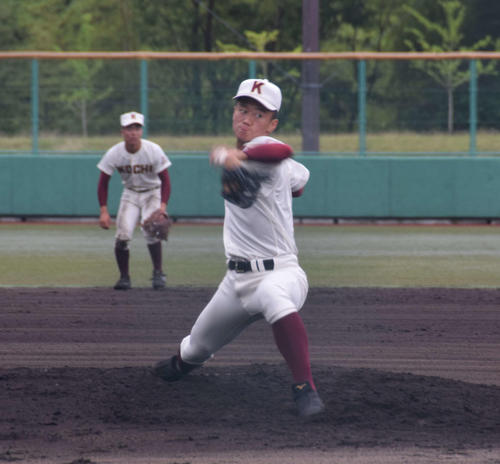 龍谷大平安との練習試合に先発した高知・森木（撮影・望月千草）