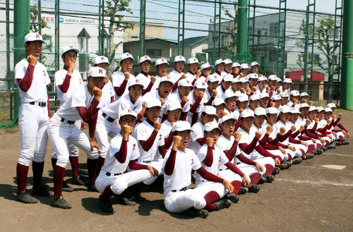 56年ぶりの甲子園出場を目指す函館工の選手たち（撮影・永野高輔）