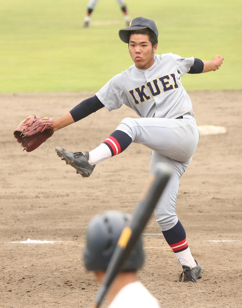 弘前学院聖愛対仙台育英　力投する仙台育英・笹倉
