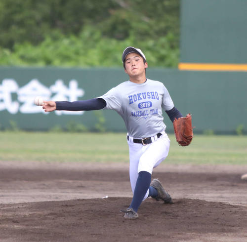 春のリベンジを誓った北照のサイド右腕桃枝（撮影・西塚祐司）