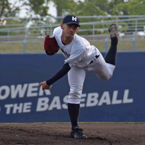 大阪桐蔭との練習試合に登板した龍谷大平安・野沢（撮影・望月千草）