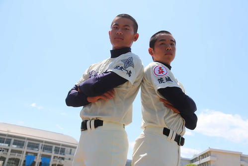 夏の大会へ向け意気込む日立一・高橋主将（右）と鈴木（撮影・倉田祥太）
