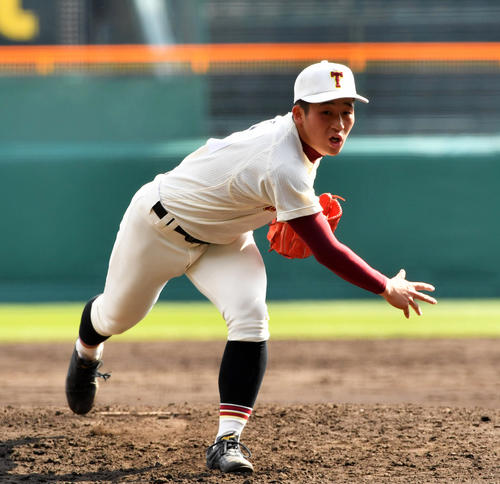 センバツの東邦戦で先発した富岡西・浮橋幸太
