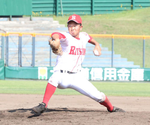 立命館慶祥対札幌白石　7回5奪三振で完封勝利を挙げた立命館慶祥・川村（撮影・浅水友輝）