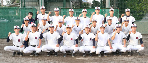 19年ぶり9度目の夏の甲子園出場に向け気合十分の福島商の選手たち（撮影・野上伸悟）
