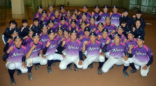 14年8強を超え、初の甲子園出場に挑戦する長井の選手たち（撮影・鎌田直秀）