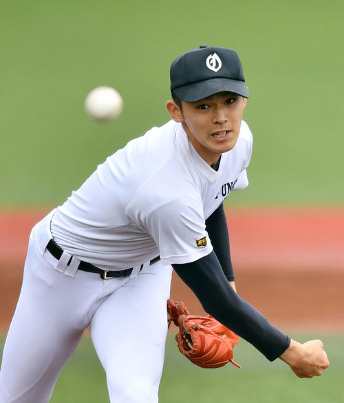 練習試合　大船渡対由利　岩手県大会前最後の練習試合で力投する大船渡・佐々木（撮影・横山健太）