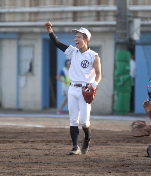 練習中、大きな声でチームの士気を上げる瀧本