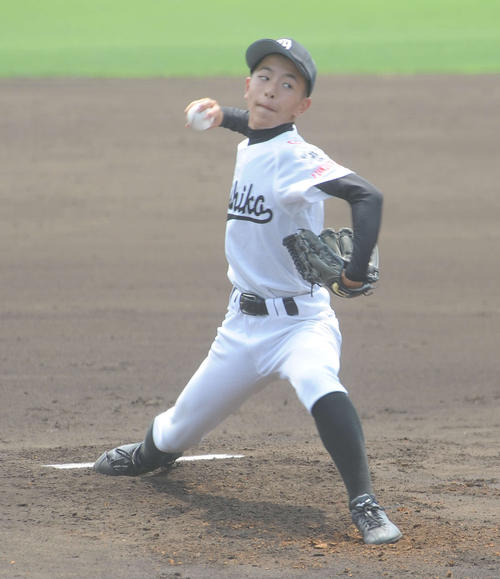 築上西対小倉東　築上西先発の矢野弘人（撮影・浦田由紀夫）
