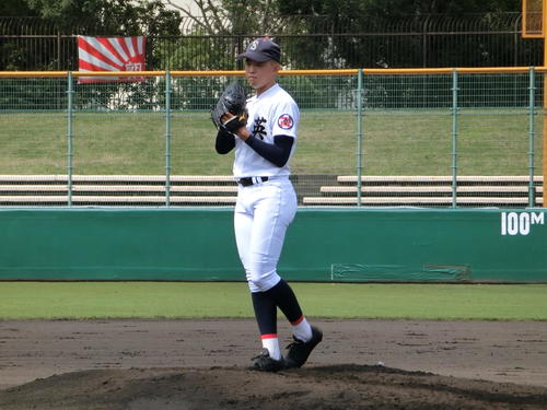 京都翔英先発の遠藤慎也（撮影・奥田隼人）