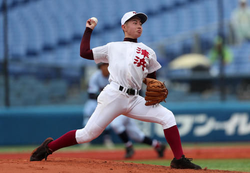 第101回全国高校野球選手権神奈川大会　津久井浜対金沢　先発で力投する津久井浜・高畑空（撮影・伊作将希）