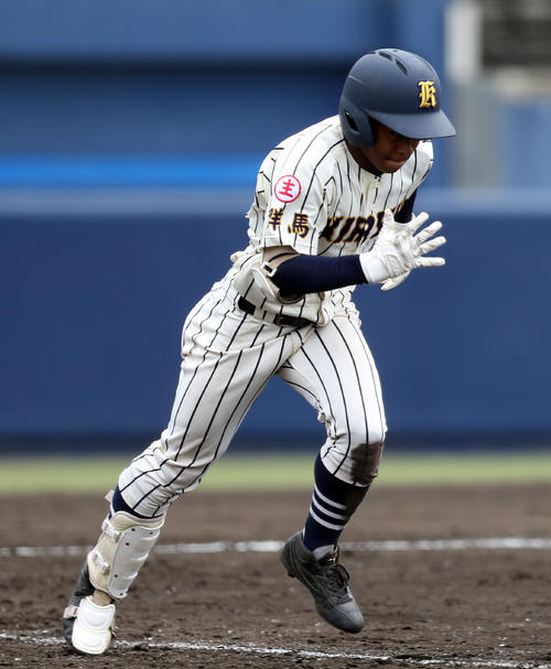 藤岡中央対桐生第一　5回裏桐生第一2死、投ゴロに倒れるも全力疾走する工藤（撮影・大野祥一）