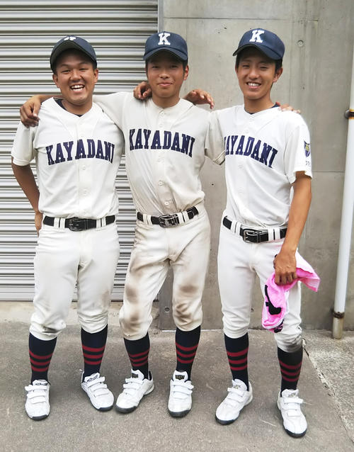 加悦谷の左から小柴、大西、石田（撮影・柏原誠）