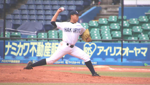 柏陵対対千葉商、7回を2安打3失点に抑えた柏陵・藤田（撮影・保坂淑子）