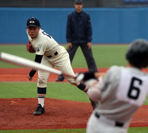 多摩大目黒対修徳　先発の修徳・高橋（撮影・大野祥一）