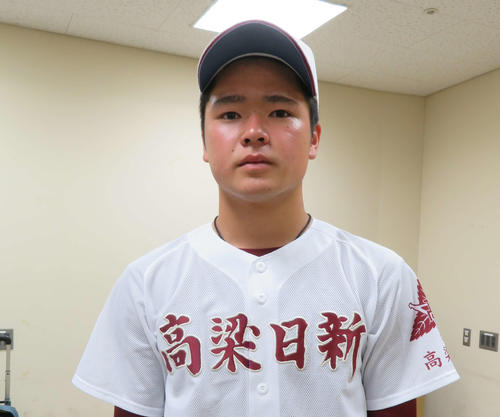 岡山大会の開会式で選手宣誓を行った高梁日新の林浩平主将（撮影・磯綾乃）
