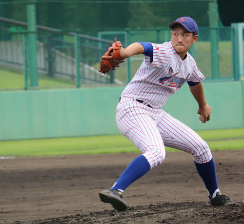 埼玉大会初戦に先発した山村学園・和田（撮影・金子真仁）