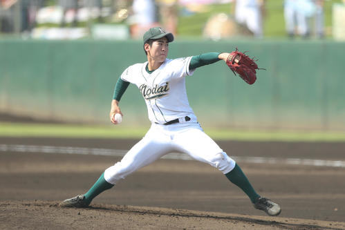 埼玉大会本庄東対東農大三　先発登板する東農大三・飯島一徹（撮影・佐田亮輔）