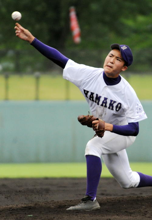 山形工の2年生右腕・元木は8回を4安打無失点で県大会初登板を白星で飾る