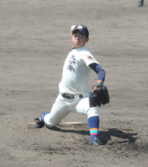 高校野球　大分大会2回戦　大分鶴崎対大分南　大分南先発の松尾優樹投手（撮影・浦田由紀夫）