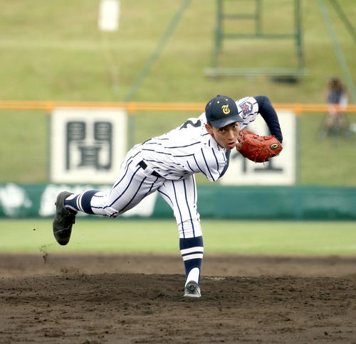 東海大札幌対鵡川　東海大札幌先発の鈴木（撮影・佐藤翔太）