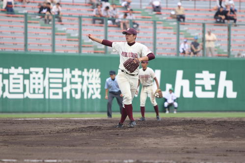 旭川大高対帯広北　4安打4奪三振2失点で公式戦初完投した旭川大高の杉山（撮影・西塚祐司）