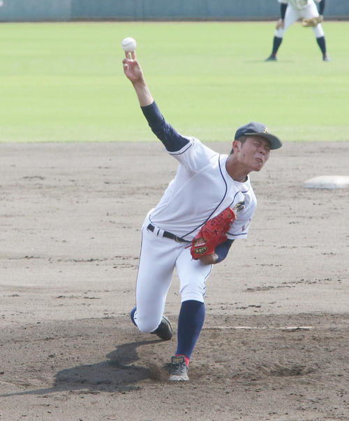 ルーテル学院対有明　8回3安打無失点で勝利に導いたプロ注目の九州NO・1右腕、有明の浅田（撮影・菊川光一）