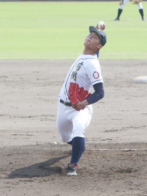 ルーテル学院対有明　8回3安打無失点で勝利に導いたプロ注目の九州NO・1右腕、有明の浅田（撮影・菊川光一）