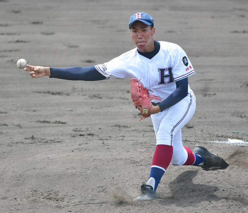 兵庫大会3回戦　県伊丹対西宮東　7回無安打無失点の好投でコールド勝ちに貢献する西宮東の茶谷哲兵投手（撮影・清水貴仁）