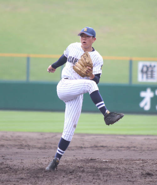 滝川西対旭川北　チームをけん引する旭川北のエース伊東（撮影・西塚祐司）