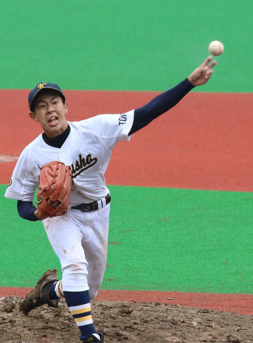 葛飾商対篠崎　完投勝利で4回戦進出を決めた信太（撮影・加藤理沙）
