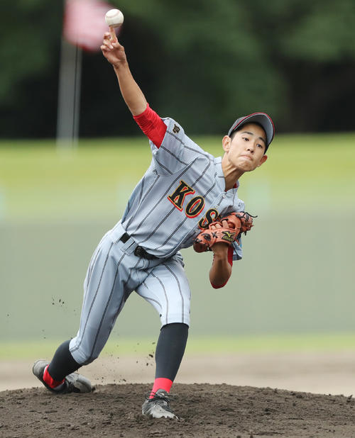 福島高専対帝京安積　力投する福島高専・松崎（撮影・野上伸悟）