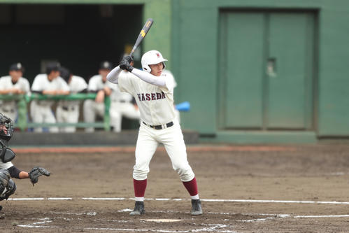 小平西対早実　2回裏早実1死二塁、初打席は遊飛に倒れる早実・清宮福太郎（撮影・佐田亮輔）