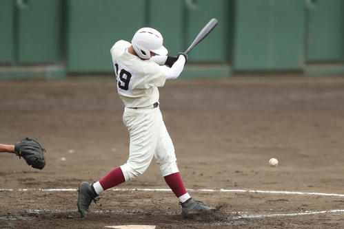 小平西対早実　7回裏早実2死二、三塁、チャンスで迎えた打席は三ゴロに倒れる早実・清宮福太郎（撮影・佐田亮輔）