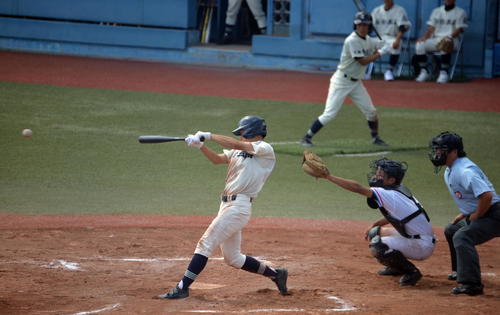 村田対仙台三　6回裏仙台三1死一、三塁、右前に2打席連続適時打を放つ桜田大