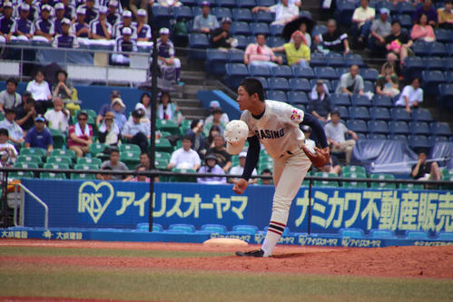 習志野対津田沼　9回、抑えで登板したエースの飯塚。自己最速150キロも記録し、無失点に抑えた（撮影・保坂淑子）