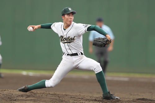 第101回全国高校野球選手権埼玉大会羽生一対東農大三二番手で登板する東農大三・井口真之介（撮影・佐田亮輔）