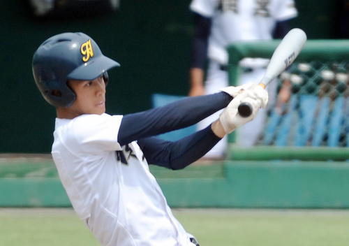 羽黒対寒河江工　5回表羽黒1死二、三塁、今岡が勝ち越しの中越え適時三塁打