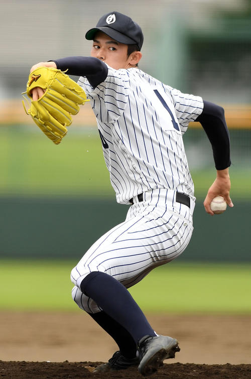 力投する大船渡先発の佐々木（撮影・横山健太）