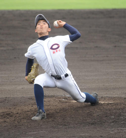 筑紫台先発の丸林塁投手が5安打完封で勝利に導いた（撮影・浦田由紀夫）
