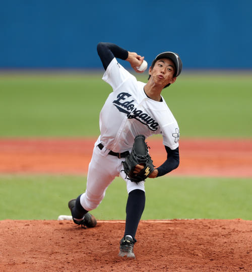 江戸川対帝京　先発で力投する江戸川・船津（撮影・伊作将希）