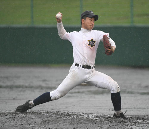千里青雲を完封した北野・古本投手（撮影・渦原淳）
