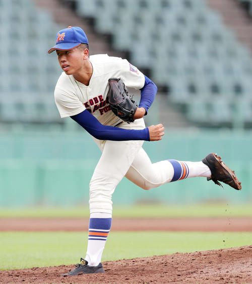 東播工対神戸国際大付　3安打完封勝利の好投をみせた神戸国際大付・松本（撮影・前田充）
