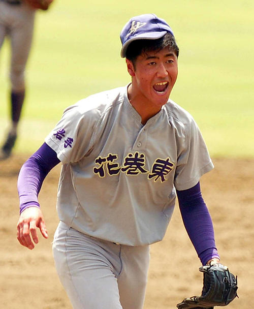 最後を締め雄たけびをあげる花巻東・西舘