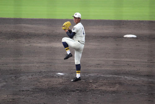 今秋ドラフト1位候補の創志学園（岡山）・西純矢投手（3年）は2回戦の倉敷南戦に先発（撮影・佐井陽介）
