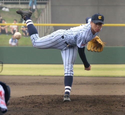 慶応対東海大相模　東海大相模2番手で登板した遠藤（撮影・鈴木正章）