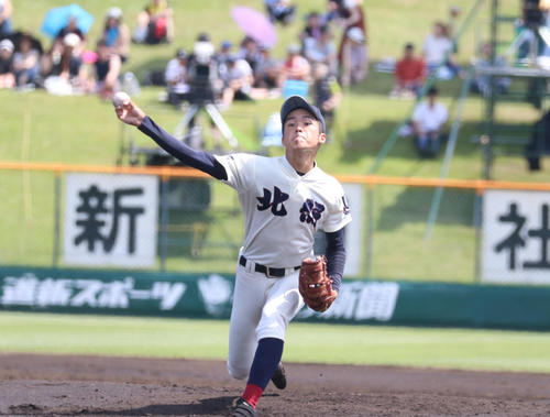 北照対札幌国際情報　先発した北照の桃枝（撮影・西塚祐司）