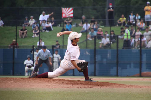 市川対銚子商　5回からマウンドに上がり2安打無失点の好救援の市川・徳武（撮影・保坂淑子）