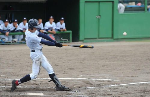 7回裏無死一塁、駿河総合の紅林は中飛に倒れる